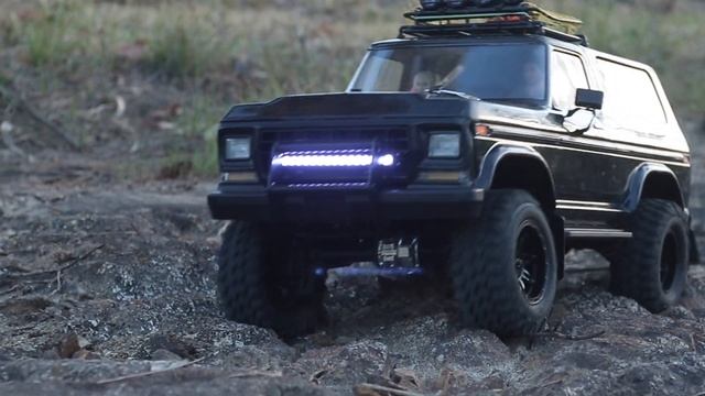 Traxxas TRX4 Ford Bronco 1979 RC Crawler Off Road Trail смотреть онлайн