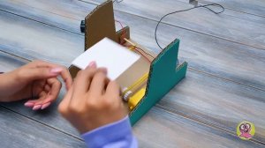 Классная поделка из прошлого || Фотоаппарат из картона