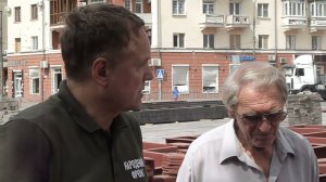 Народный артист РФ Андрей Соколов встретился с артистами Мариупольского театра и осмотрел здание.
