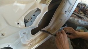 На Ларгус задний кнопки стеклоподъёмника перевести на двер