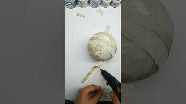 Необычный шарик на ёлку своими руками.