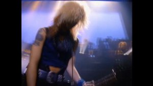 Как эгоистичный Эксл Роуз  вертел участников Guns-n-Roses