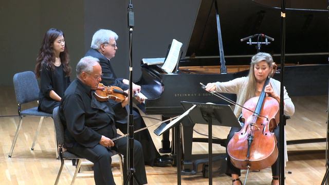 Beethoven: Piano Trio in B-flat major, Op.97, III. Andante cantabile, IV. Allegro moderato смотреть онлайн