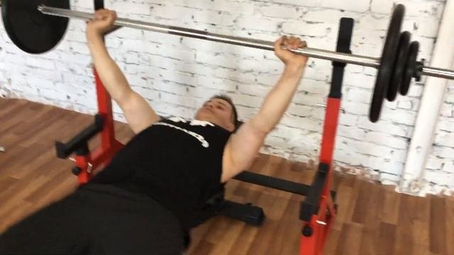 Стойки со страховкой и скамья регулируемая