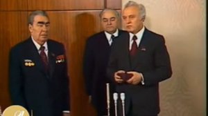 СССР Леонид Брежнев вручает правительственные награды 1978