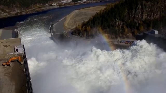 Водосброс Саяно-Шушенской ГЭС. смотреть онлайн