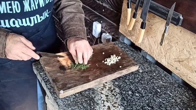 ВЕШЕНКИ С БАКЛАЖАНАМИ В СМЕТАНЕ ТУШЕНЫЕ НА САДЖЕ НА КОСТРЕ #79 смотреть онлайн