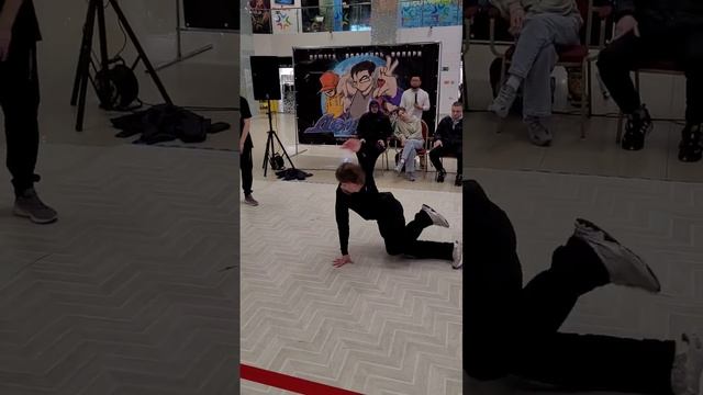 break dance battle. Брейк-данс баттл продолжение