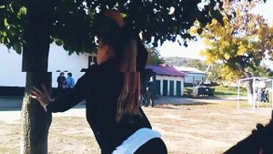 Очень гибкая девочка!!!???