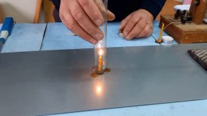 Эксперимент. Явление конвекции. Создание тяги. Опыт со свечой 🕯️в цилиндре.