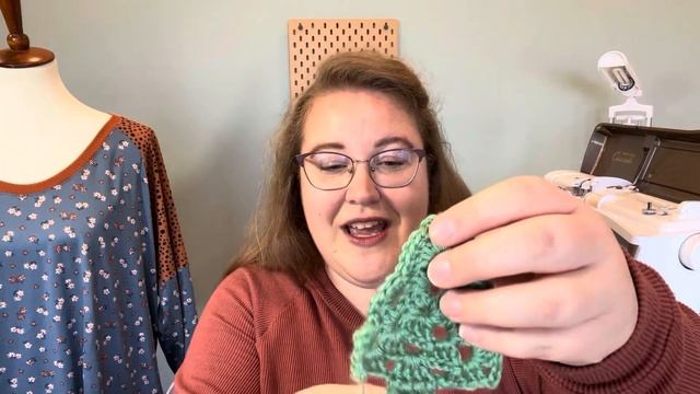 #fridaysews Ep.61: Crochet Weather and Quilt Shop Haul!! смотреть онлайн