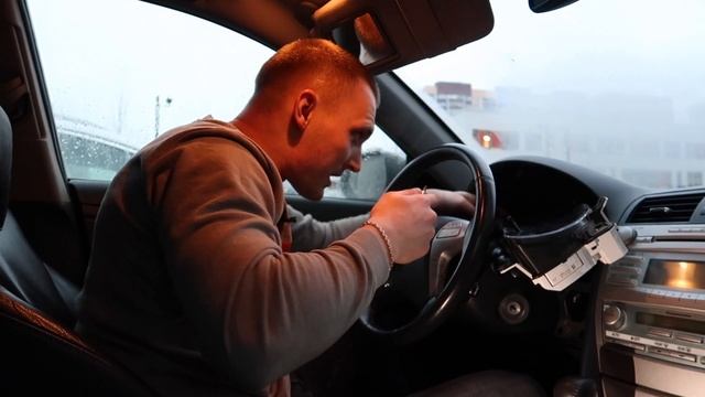 ПОСТАВИЛ НА КАМРИ ПОВОРОТНИКИ ОТ ROLLS-ROYCE смотреть онлайн