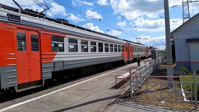 Отправление электропоезда ЭД4М-0076 "Тула-Орёл" со станции Лазарево смотреть онлайн