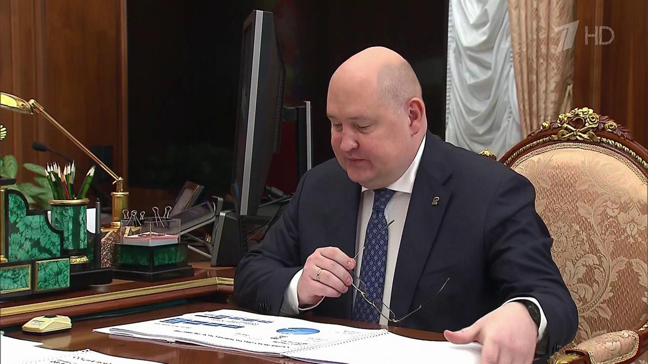 Владимир Путин провел встречу с губернатором Севастополя