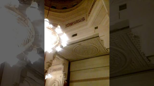 Очень красивый Азан в Шардже. смотреть онлайн