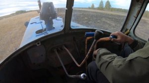 ДТ-75 вспашка вид из кабины