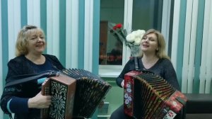 А кто-то третий - Елена Гуляева и Евдокия Масеева (мама и дочь) гармонь - душа России