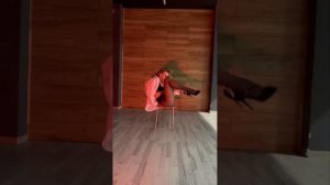 танец на стуле, тенец для мужчины, танец на день всех влюбленных