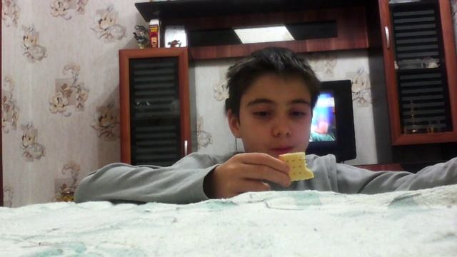 Обзор хрустающих печенек TUC смотреть онлайн