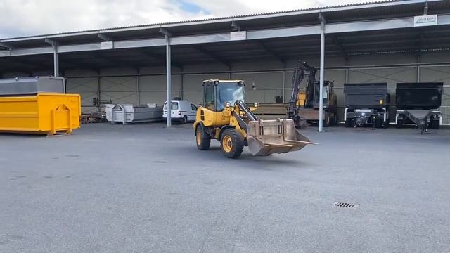 Köp Hjullastare med skopa & gafflar Volvo L20 F på Klaravik смотреть онлайн