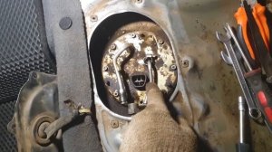 Toyota Carina 2002 года. Замена фильтров тонкой, грубой очистки. Замена пыльника рулевого кардана