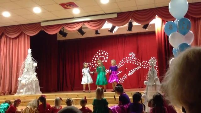 Фабрика грёз/ Милана,Николь и Лиза смотреть онлайн