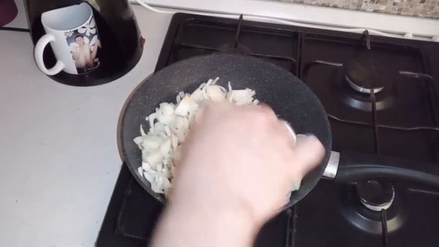 ХЕК с луком пальчики оближешь  Быстрый и вкусный рецепт