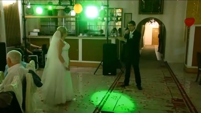 Жених поет невесте песню посвящение на свадьбе смотреть онлайн