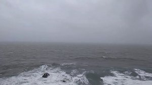 Волны в Назаре, Португалия