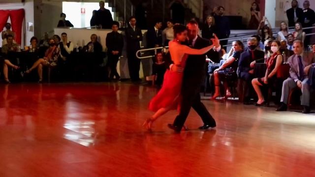 #tango #saopaulo Mario Sergio & Vanessa Jardim Bailan : Ella Es Asi "El Cachivache Quinteto" смотреть онлайн