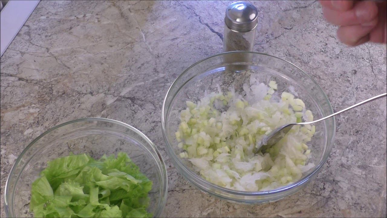 Готовлю салат из лоба с сухариками, рецепт для диабетиков 2 типа.