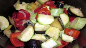 Тушеные овощи в утятнице