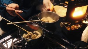 Кемпинг в сильный снегопад  В идеальной воздушной палатке, где чувствуешь себя как дома