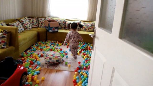 BUĞLEM BİR GÜN BOYUNCA HAVUZDA KALDI ! смотреть онлайн