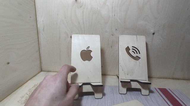 Подставка для телефона, смартфона деревянная