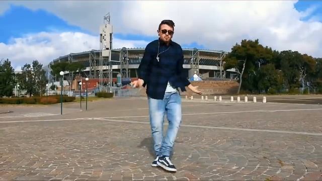 Танец Диско. Девушки и парни отжигают ! Танцуют все смотреть онлайн