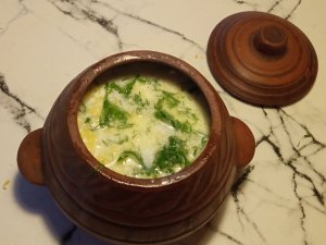 Куриный супчик в глиняном горшочке