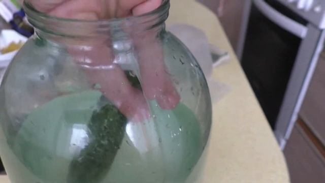 ИТИНГ Хрустящий Огурец из банки. Соленые огурцы смотреть онлайн