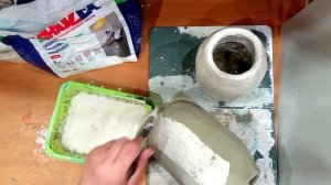 Идея как сделать вазу из пластиковой бутылки. Работаю с кракелюрным лаком.