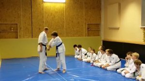 26 Уширо рете дори Тэнчи наге