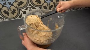 Du möchtest gesund abnehmen? Dann backe dieses saftige Vollkornbrot, dass schmeckt!