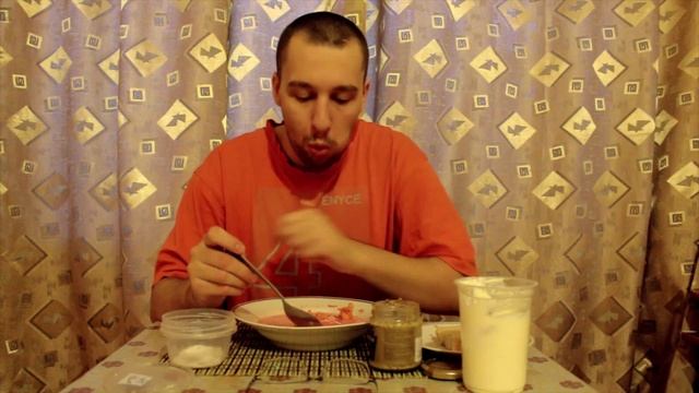 Роман Кайзер ест борщ / Roman Kaiser eat bortsch смотреть онлайн