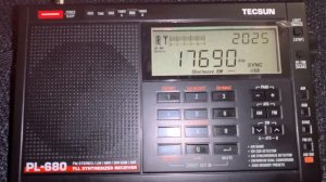 Tecsun PL-680 CGTN radio 17690KHz at 9:00UTC telescope antenna