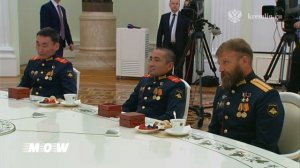 Владимир Путин встретился в Кремле с экипажем танка «Алёша»