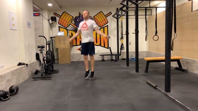 Двойные прыжки на скакалке смотреть онлайн