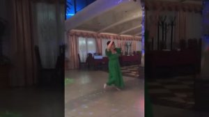 Бомбовская цыганка танцует ???