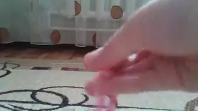 Как надеть подвеску на браслет
