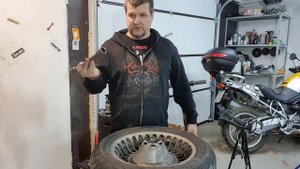 Меняю подшипники колес в Harley Davidson Electra Glide 2009 Сьемником с Али-экспресса