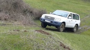 Pathfinder R50 ZD30DDTi VS TLC 105 TD42