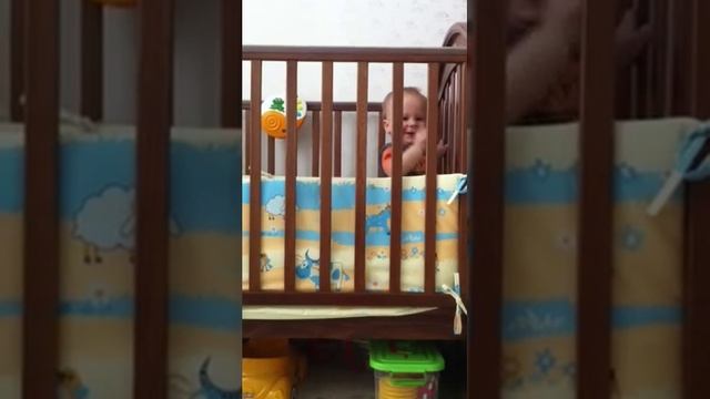 Илюша "укладывается" на дневной сон. 11 мес смотреть онлайн